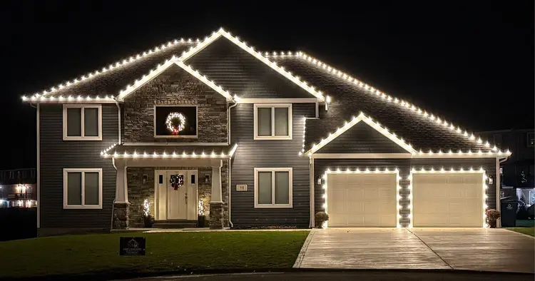 Seasonal, all-inclusive installation by Laurel Highlands Lighting